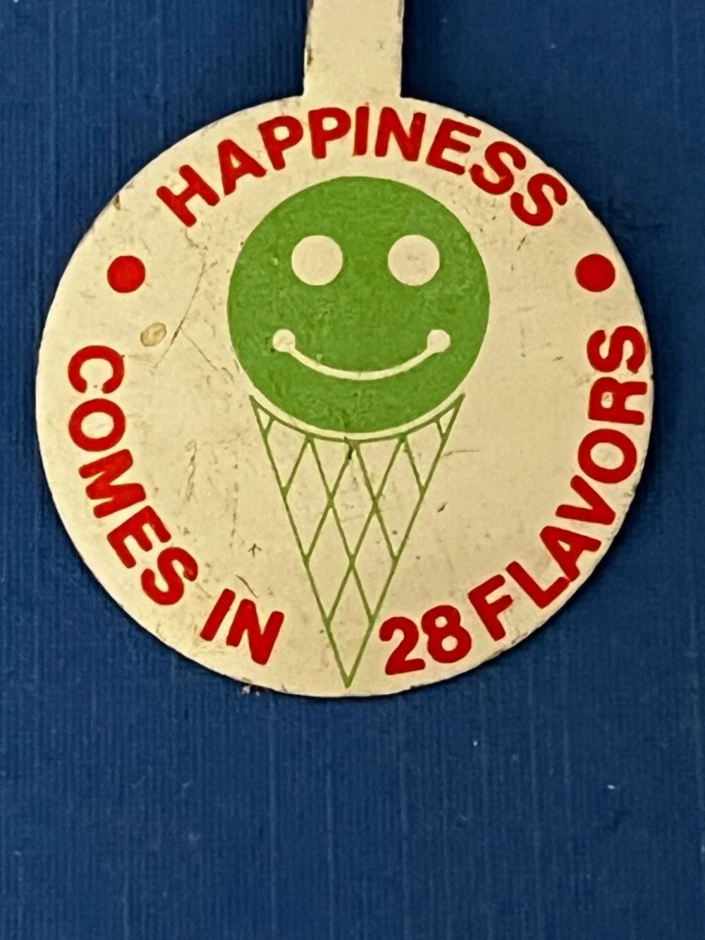Vintage 1970s Howard Johnson's Happiness Comes In 28 Flavors Foldover Badge Tin